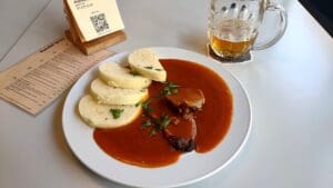 Kam se hrabe svíčková. Toto je nejlepší recept na nejchutnější a omáčku našeho dětství