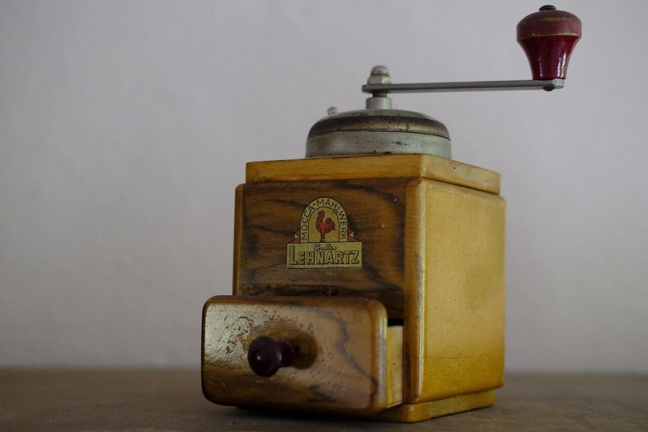 pepper mill, coffee grinder, spice grinder, mill, grind, old, historical, crank